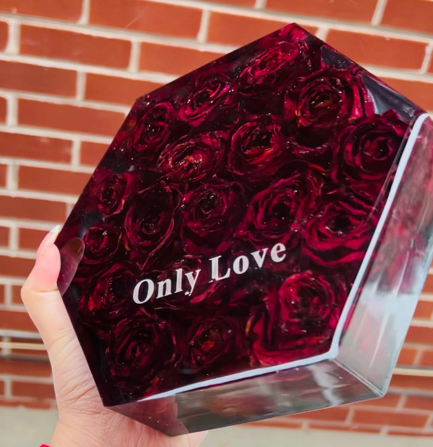 Custom Bouquet Preservation in Free-Standing Hexagon Block β 7 Inches Tall πΈβ¨- 3D Flower preservation
