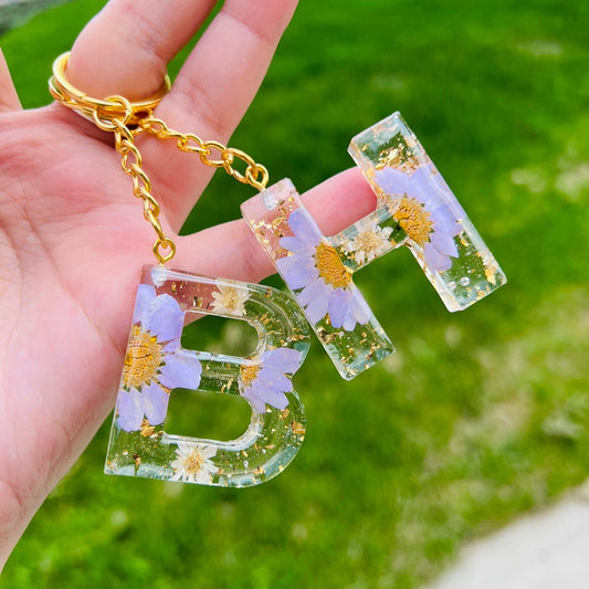 Personalized Letter Keychain โ Made with Real Dried Flowers