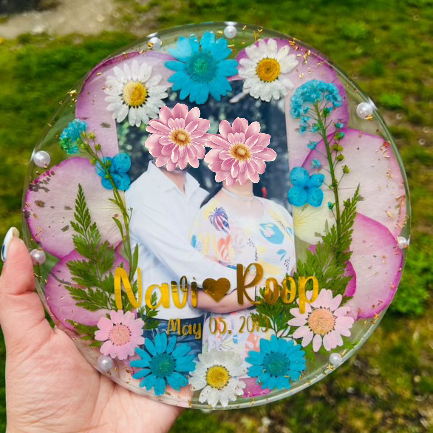 Custom Flower Preservation Frame – 6-7 Inch with Gold Metal Stand