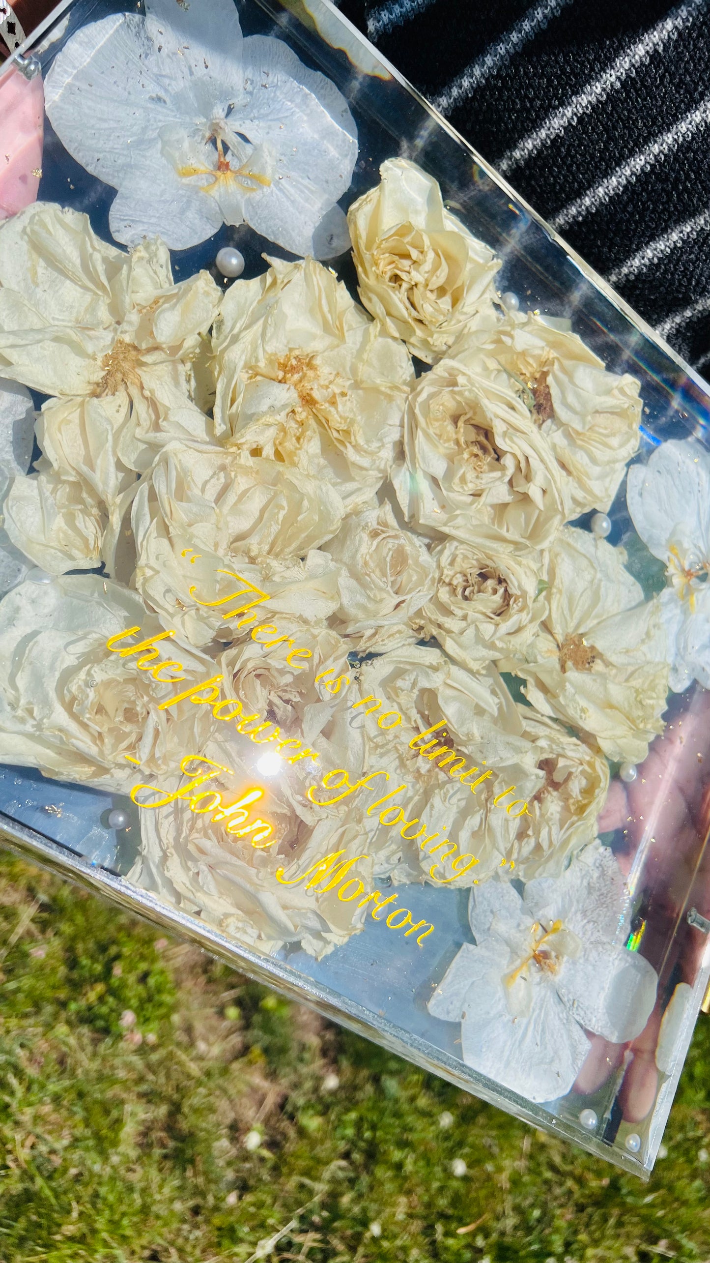 Custom Bouquet Preservation in Acrylic Resin Tray – Multiple Sizes 🌸✨- 3D Flower preservation