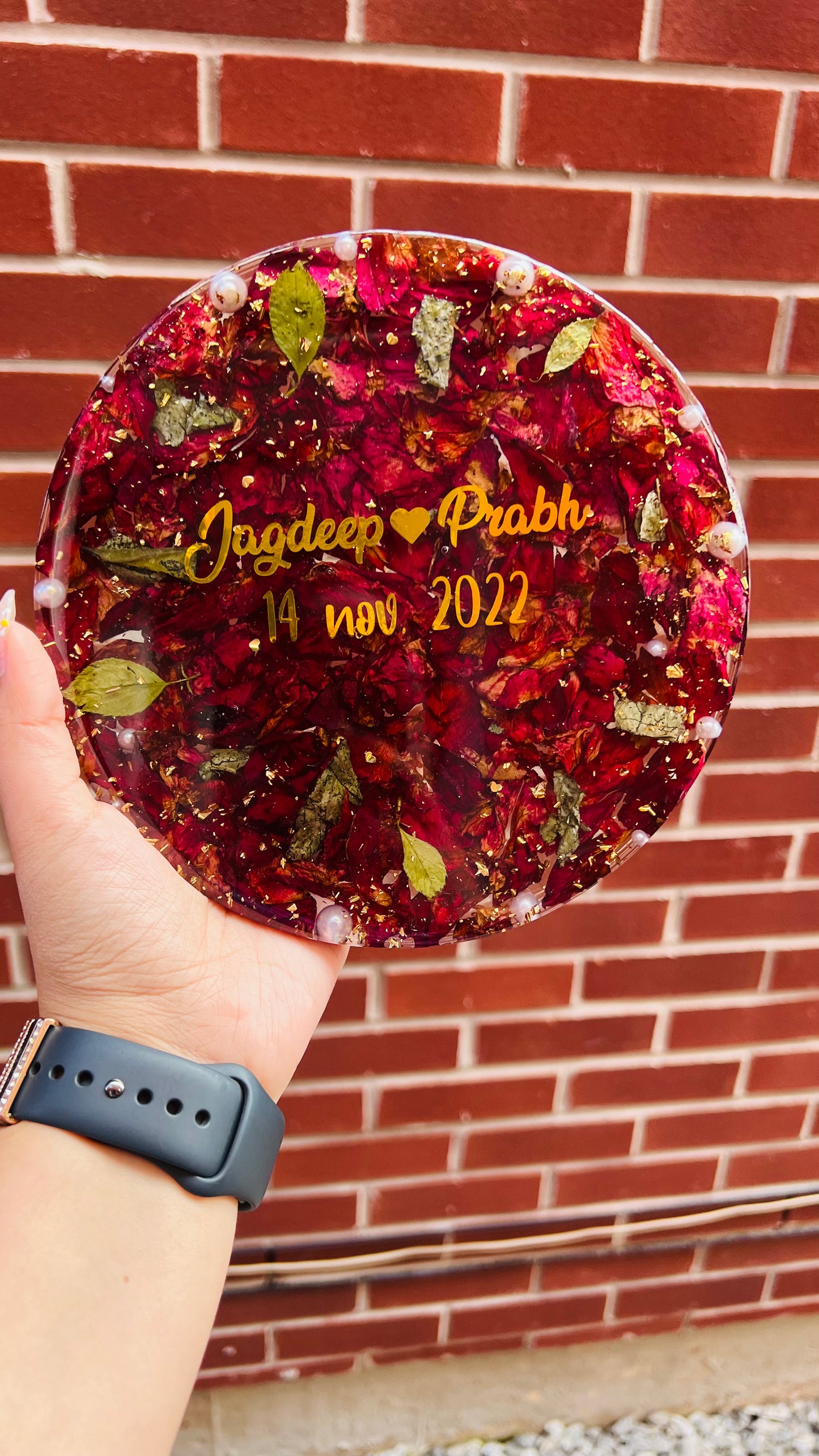 Custom Flower Preservation Frame – 6-7 Inch with Gold Metal Stand