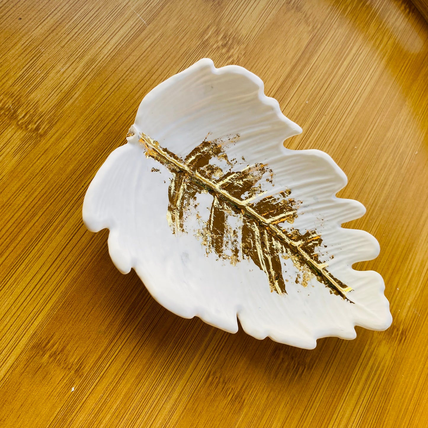 Handmade Eco-Resin Decor: Heart-Shaped Candle Stand Set , Leaf Trinket Trays, Cloud-Shaped Tray with White & Gold Foil Accents