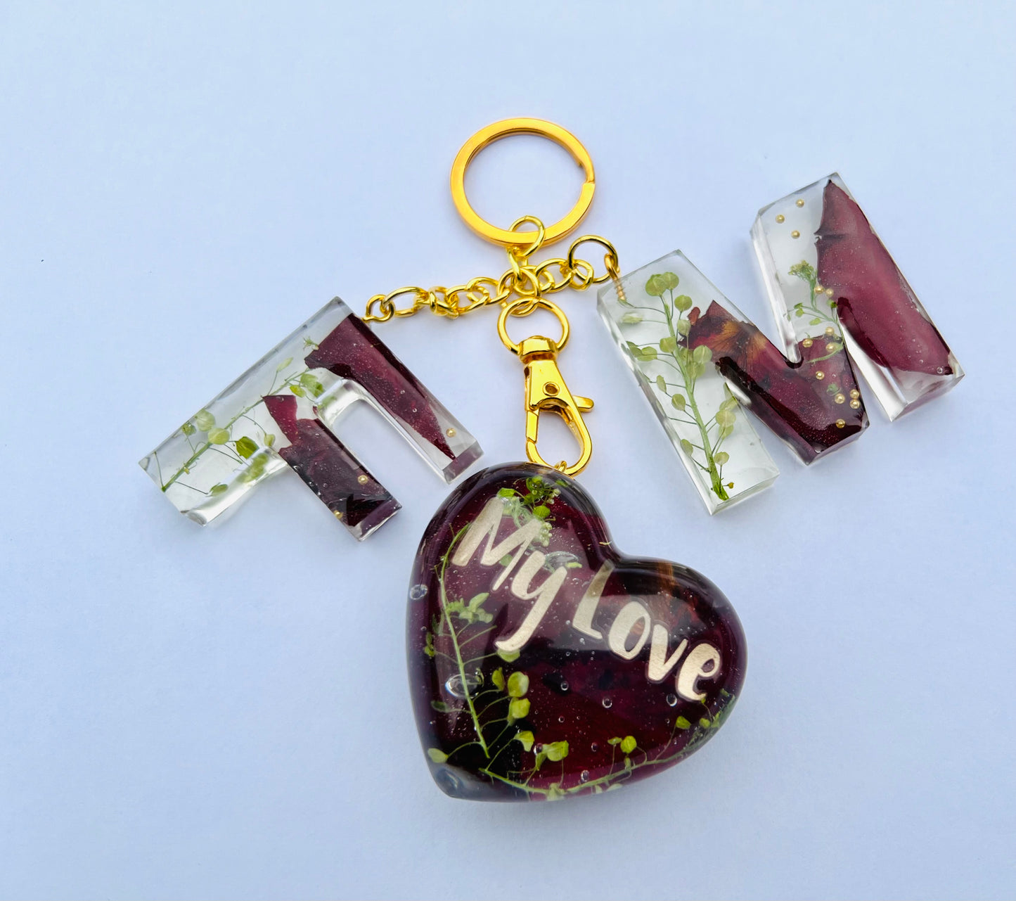 Personalized Letter Keychain – Made with Real Dried Flowers