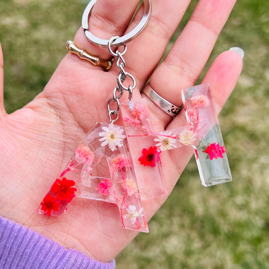 Personalized Letter Keychain – Made with Real Dried Flowers
