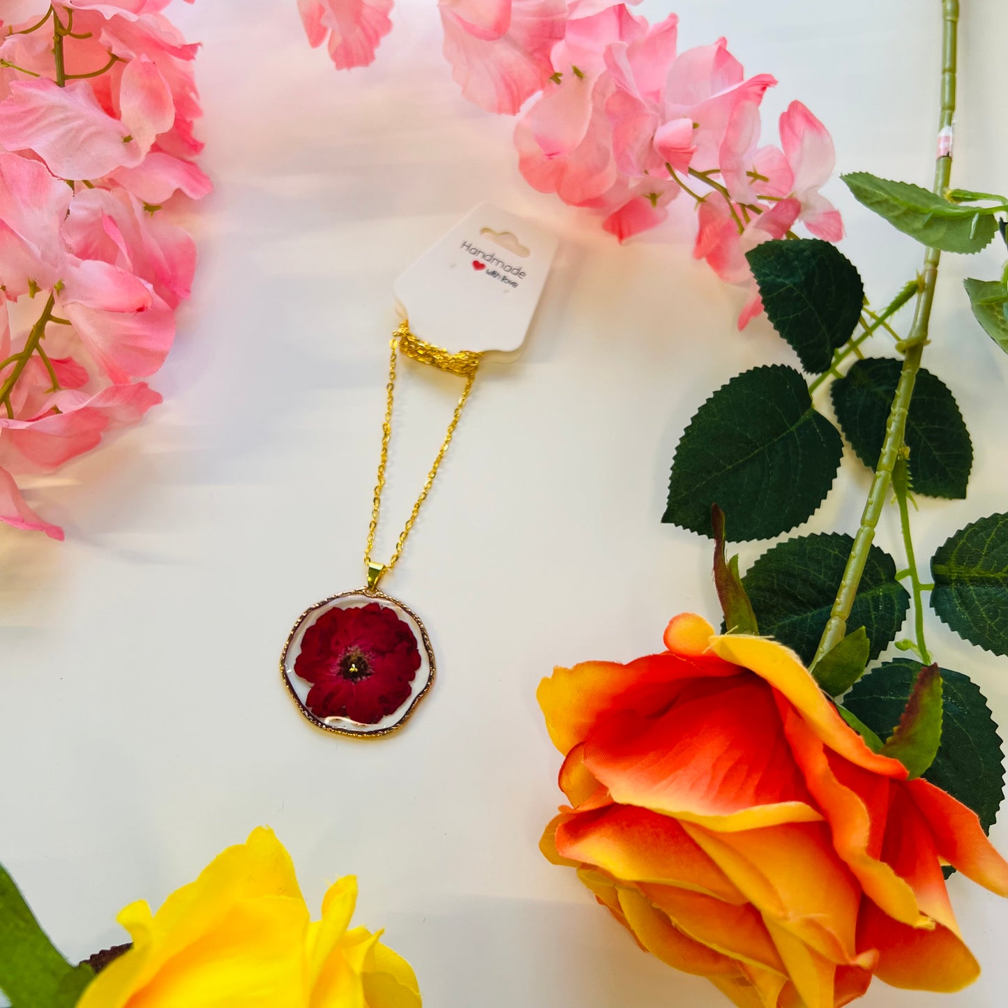 Handmade Resin Flower Necklace – Real Pressed Flowers & Gold Foil | Unique Botanical Jewelry | Floral Pendant Gift for Her