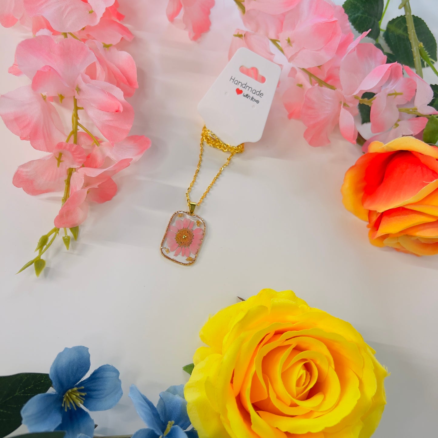 Handmade Resin Flower Necklace – Real Pressed Flowers & Gold Foil | Unique Botanical Jewelry | Floral Pendant Gift for Her