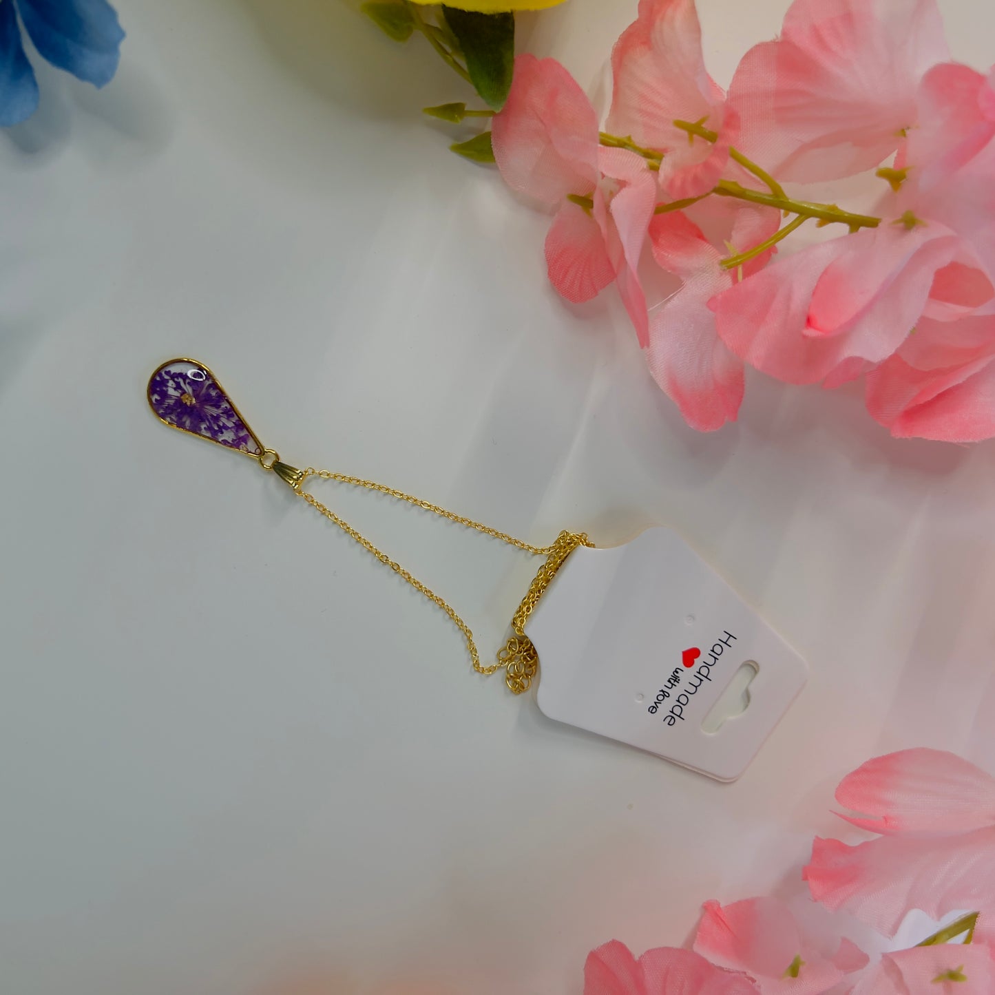 Handmade Resin Flower Necklace – Real Pressed Flowers & Gold Foil | Unique Botanical Jewelry | Floral Pendant Gift for Her