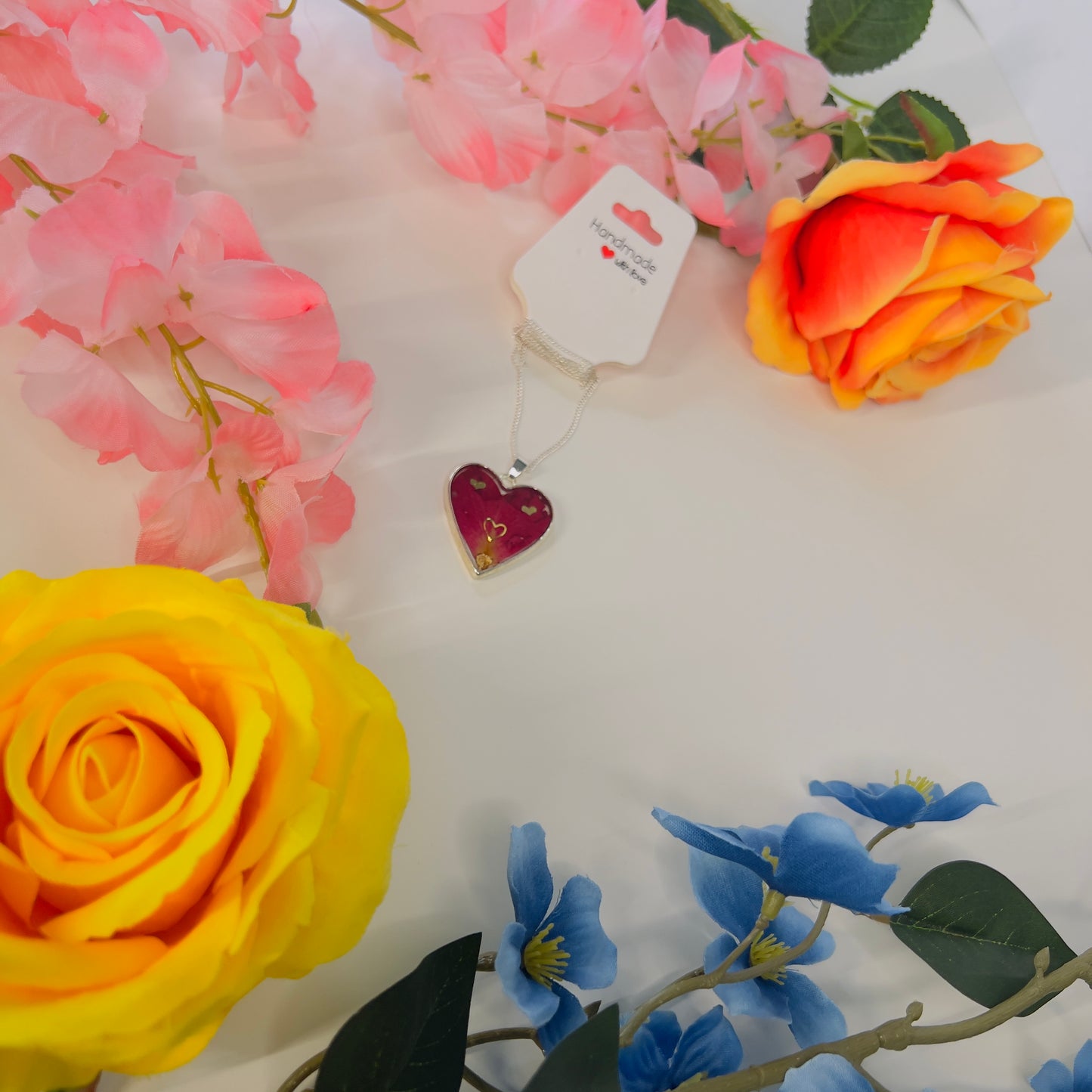 Handmade Resin Flower Necklace – Real Pressed Flowers & Gold Foil | Unique Botanical Jewelry | Floral Pendant Gift for Her
