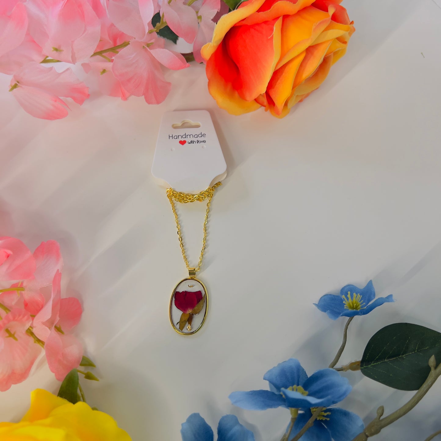 Handmade Resin Flower Necklace – Real Pressed Flowers & Gold Foil | Unique Botanical Jewelry | Floral Pendant Gift for Her