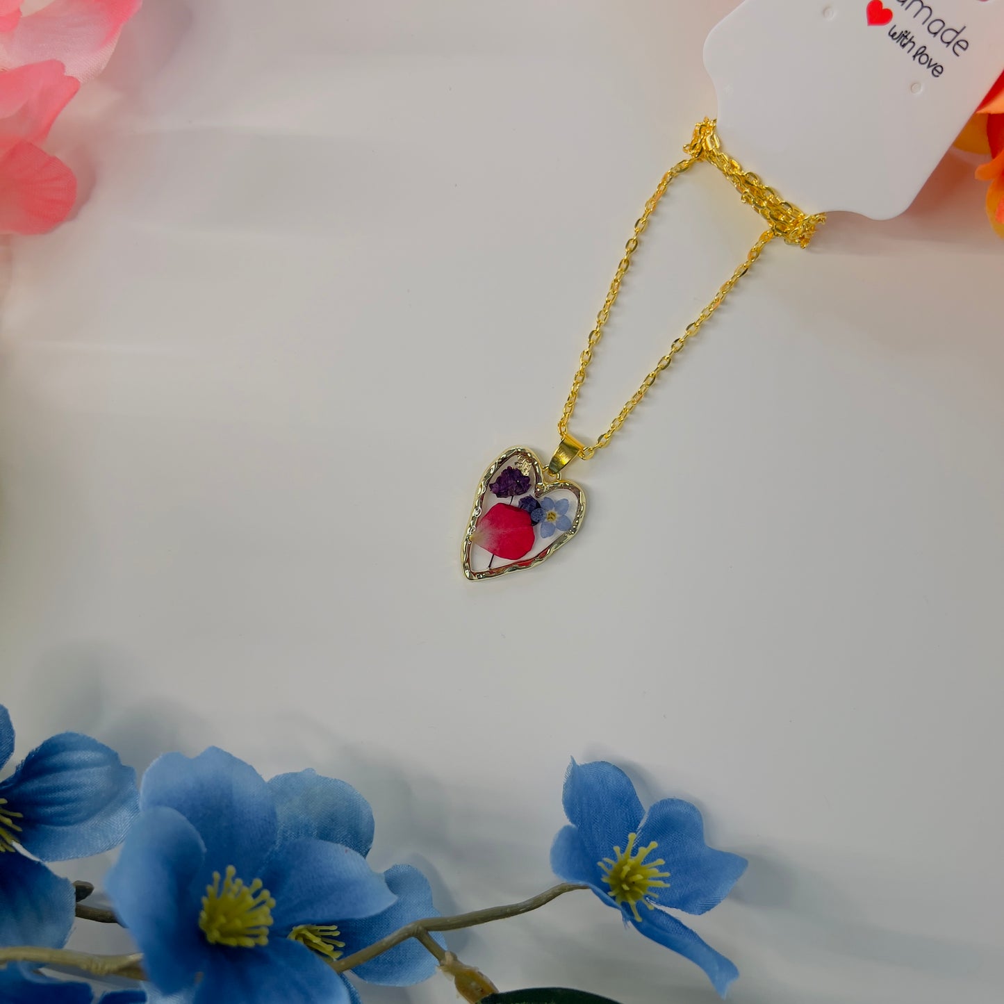 Handmade Resin Flower Necklace – Real Pressed Flowers & Gold Foil | Unique Botanical Jewelry | Floral Pendant Gift for Her