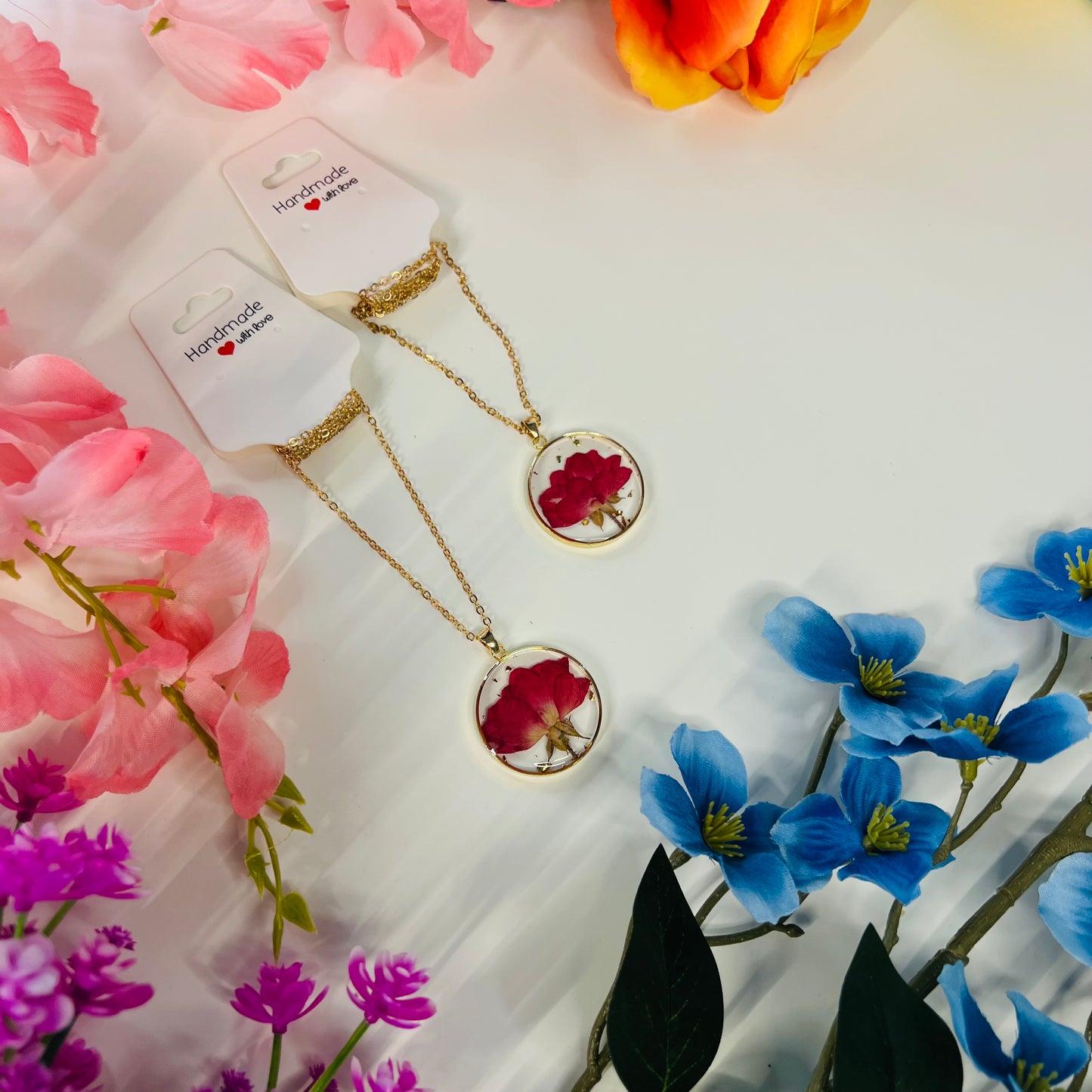 Handmade Resin Flower Necklace – Real Pressed Flowers & Gold Foil | Unique Botanical Jewelry | Floral Pendant Gift for Her
