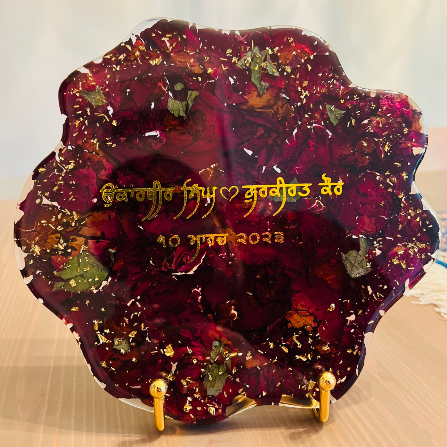 Custom Flower Preservation Frame – 6-7 Inch with Gold Metal Stand