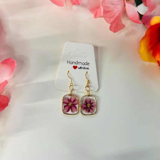 Handmade Dangling Resin Earrings – Real Flowers & Gold Foil