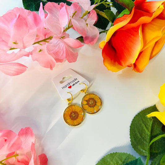 Handmade Dangling Earrings – Real Pressed Flowers & Gold Foil | Botanical Resin Dangle Earrings | Elegant Nature-Inspired Jewelry