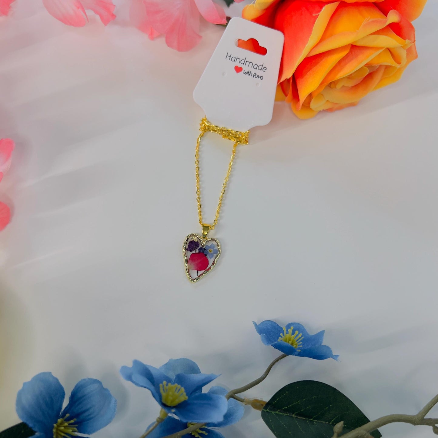 Handmade Resin Flower Necklace – Real Pressed Flowers & Gold Foil | Unique Botanical Jewelry | Floral Pendant Gift for Her